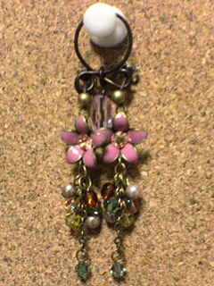 ピアス掛けパーツ