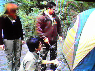 テントを無事張り終えたケンスキーさんと北斗さん